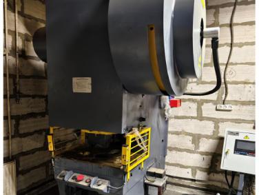 Механический кривошипный пресс КД 2126 МЛ1